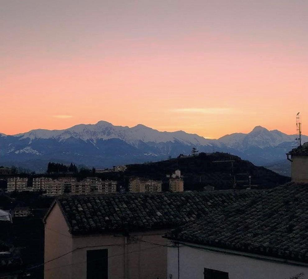 Casa In Centro Storico Vista Gran Sasso Apartment Atri Exterior foto